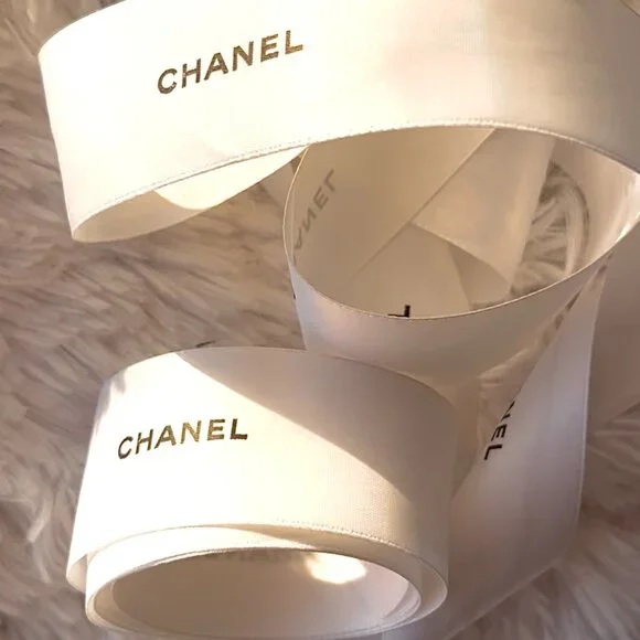 CHANEL SATIN RIBBON 1.5” WIDE 96" Long – WHITE & BLACK - Picture 4 of 4